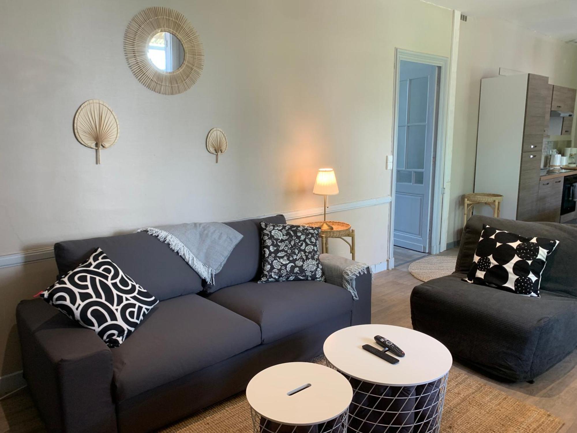 Apartamento Jolie Medocaine Avec Jardin Saint-Estèphe Exterior foto