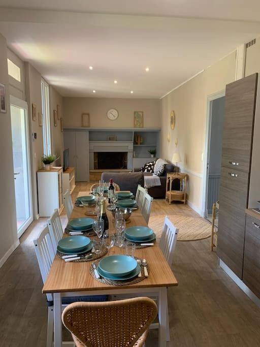 Apartamento Jolie Medocaine Avec Jardin Saint-Estèphe Exterior foto