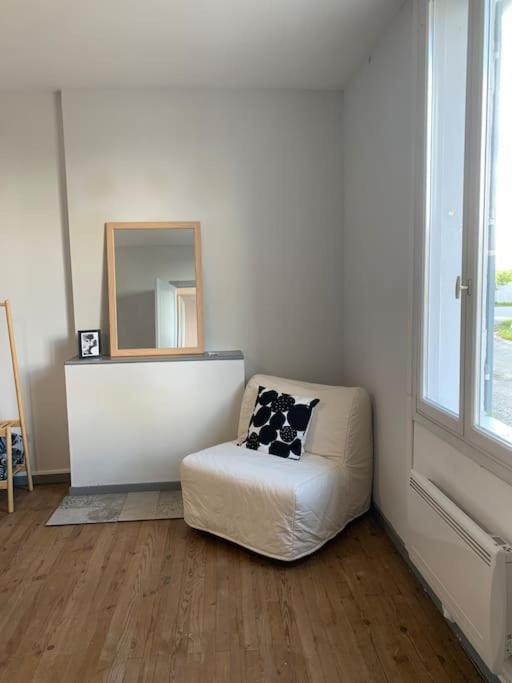 Apartamento Jolie Medocaine Avec Jardin Saint-Estèphe Exterior foto